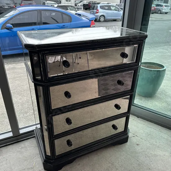Mirrored chest of drawers