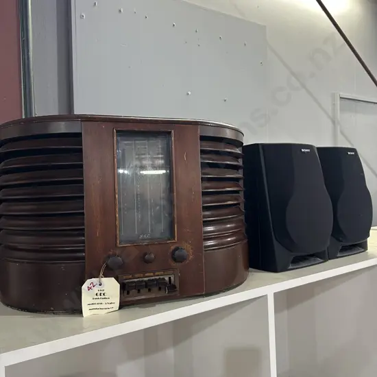 GEC 1947 mantle radio plus pr of speakers