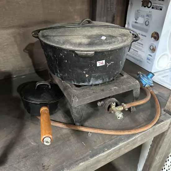 Large & small cast pot and gas cooker
