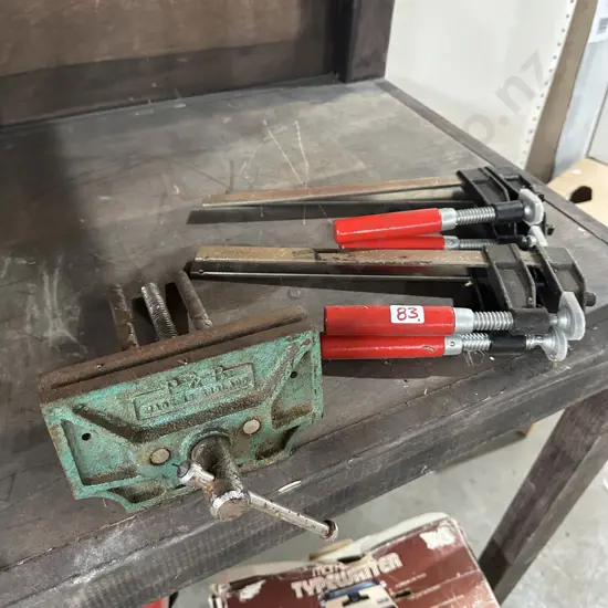 set 4 clamps and wood vice