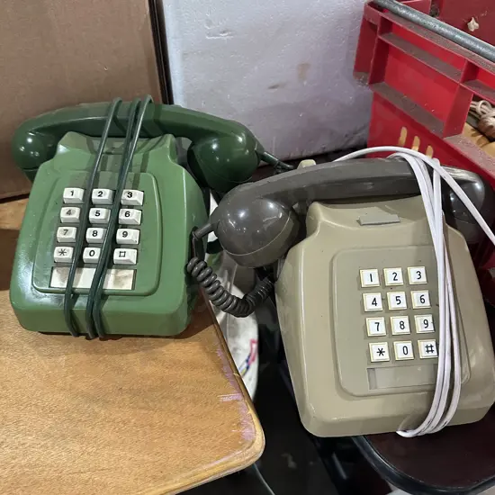 Pr push button retro phones