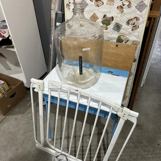 Kiddy gate and glass jar