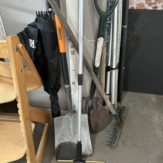 Garden tools and umbrela