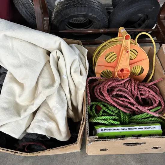2 box blankets and rope & lead, gas cannisters