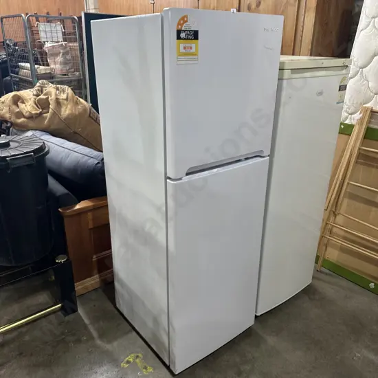 Tidy Daewoo Fridge freezer