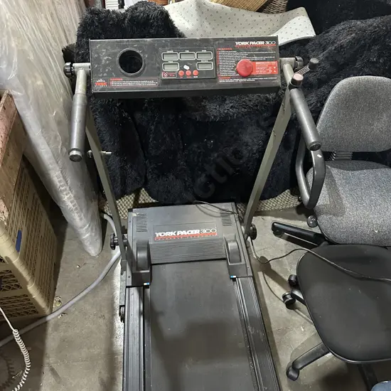 Older style Treadmill - working