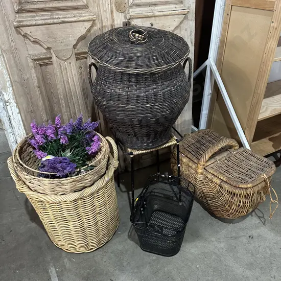 Baskets & stools