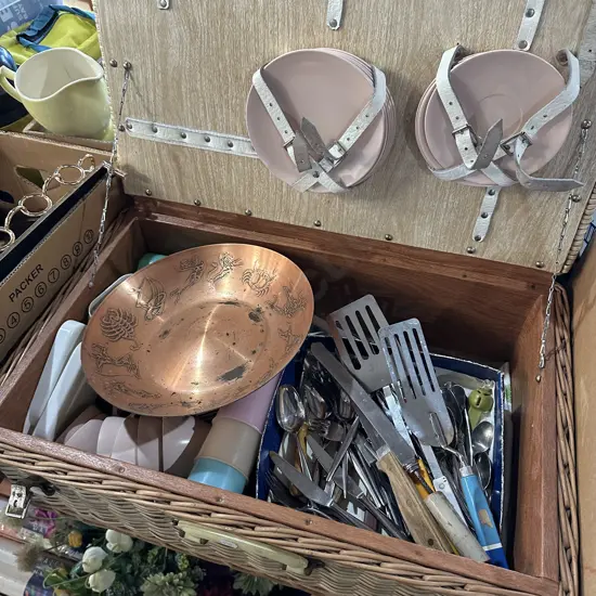 Picnic set plus cutlery