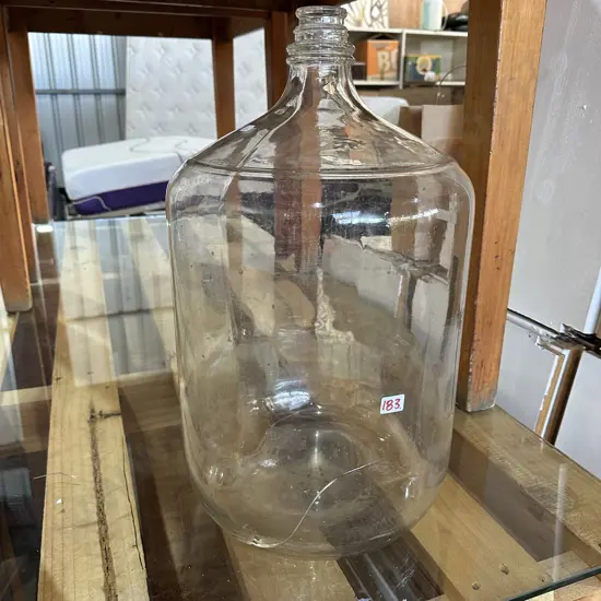 Glass jar with crack