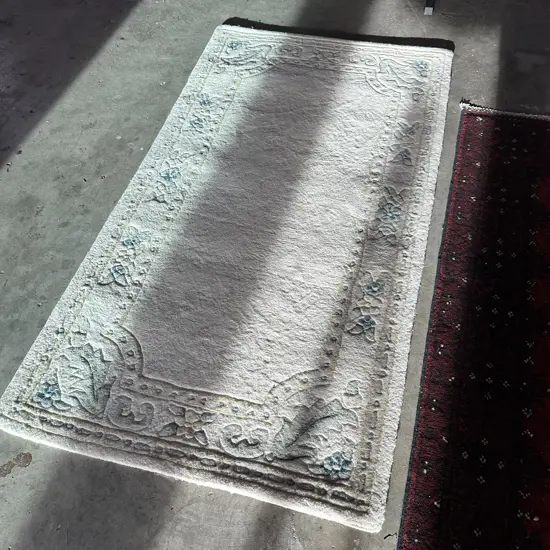 rug 1600 x 900