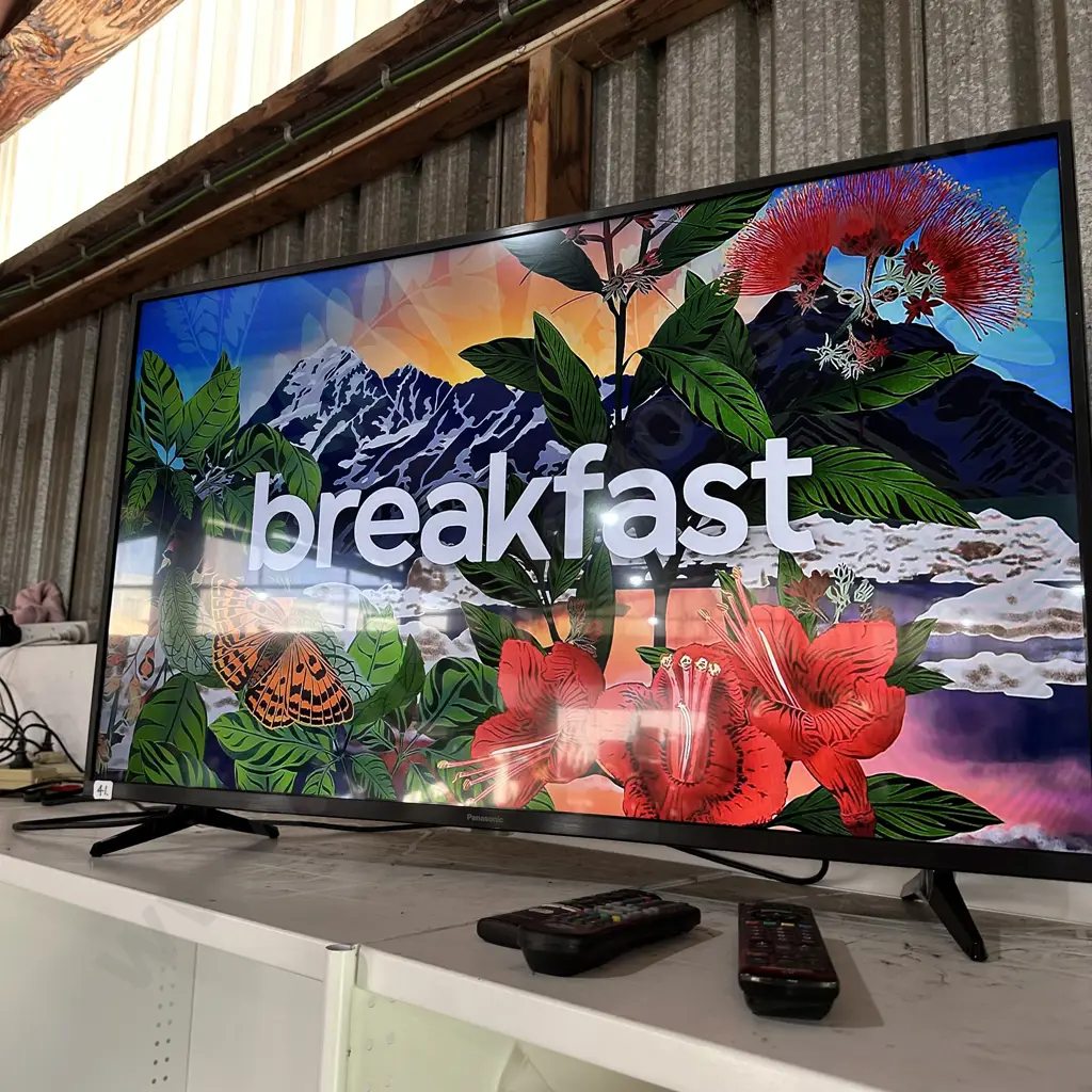 Smart TV 43inch Image 1++