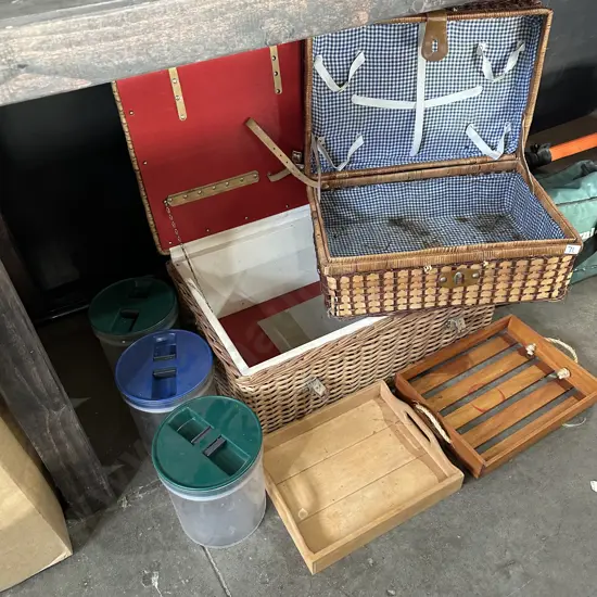 Two picnic boxes,trays,containers