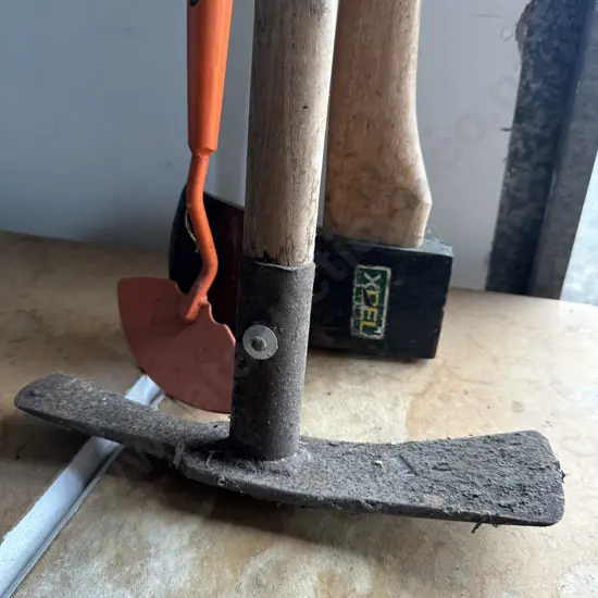 Grubber, axe, hoe