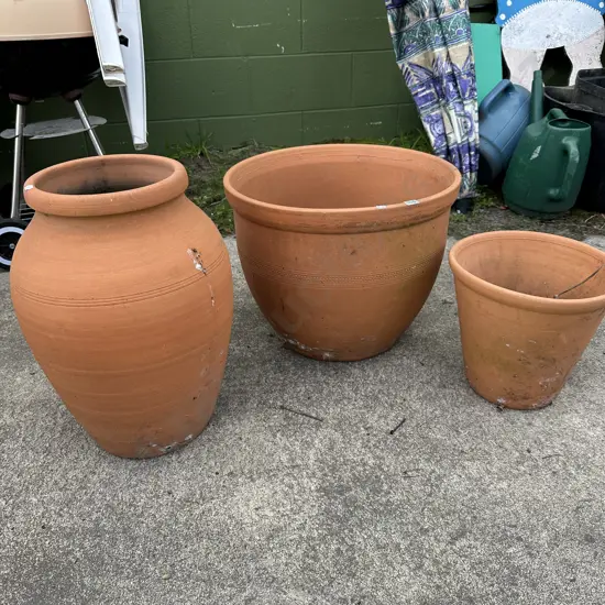 3 pots