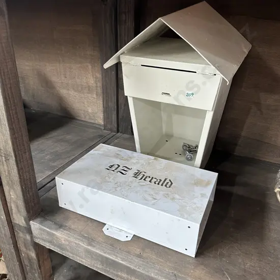 2 mail boxes