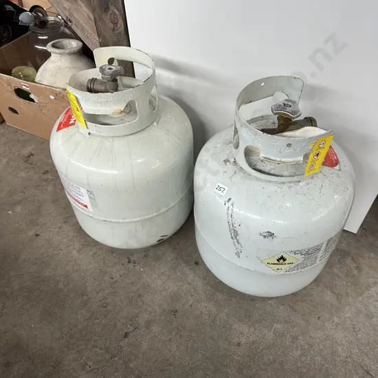 2 gas bottles empty