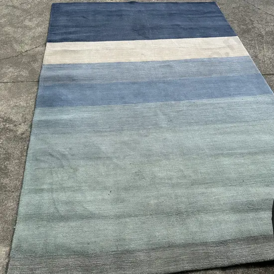 Freedom furniture rug 3 x 2m
