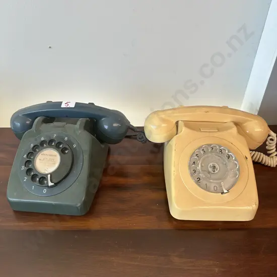 2 vintage phones