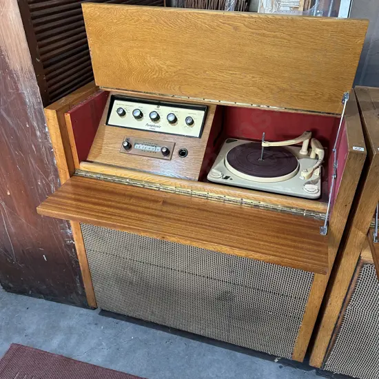 Pamphonic 1004 cabinet player