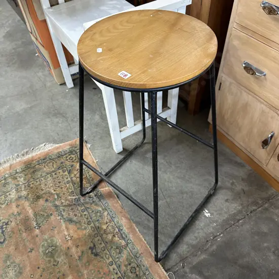 bar stool