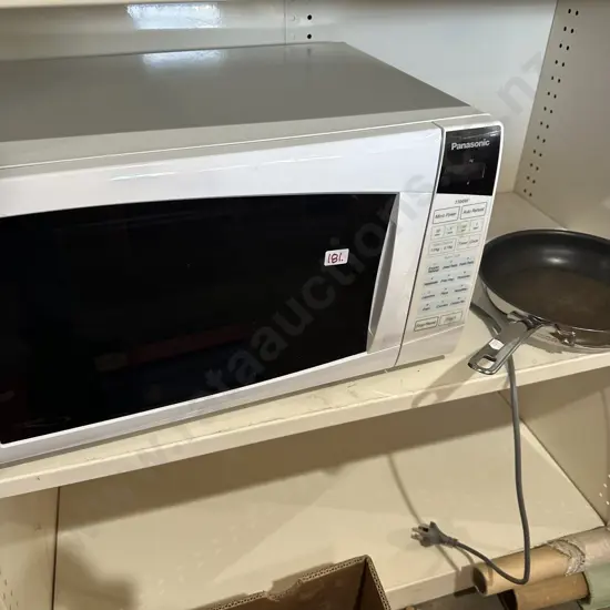 microwave and pan