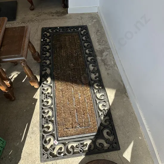 Used door mat (not the towel rail)