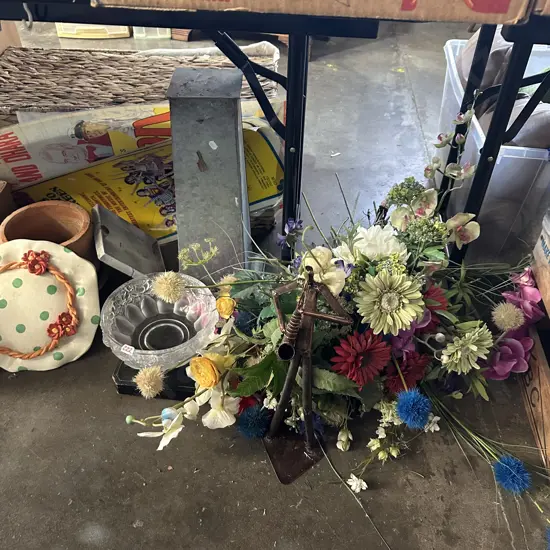 Artificial flowers,bowl,posters etc