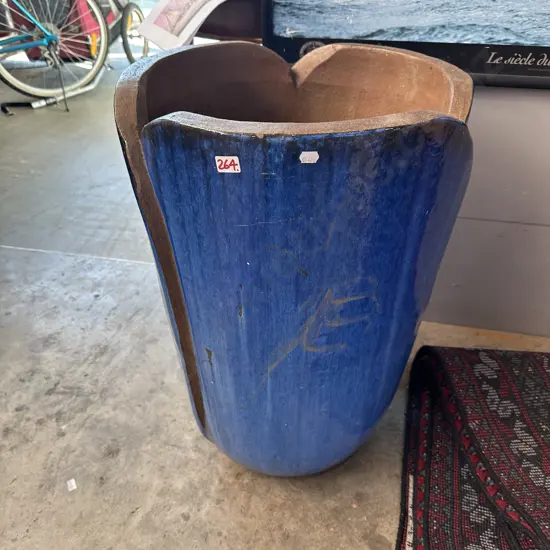 Tulip shape planter 600mm