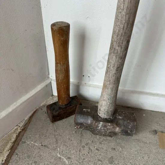 sledge hammer and mallet