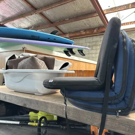 concert chairs and babys bath