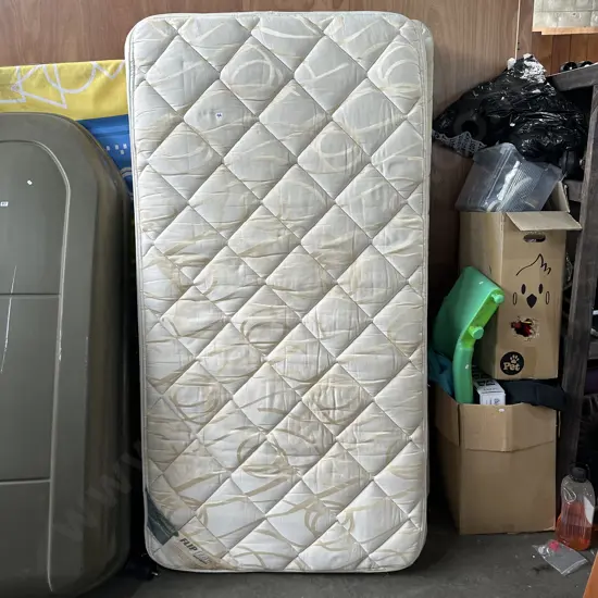 king single bed - average