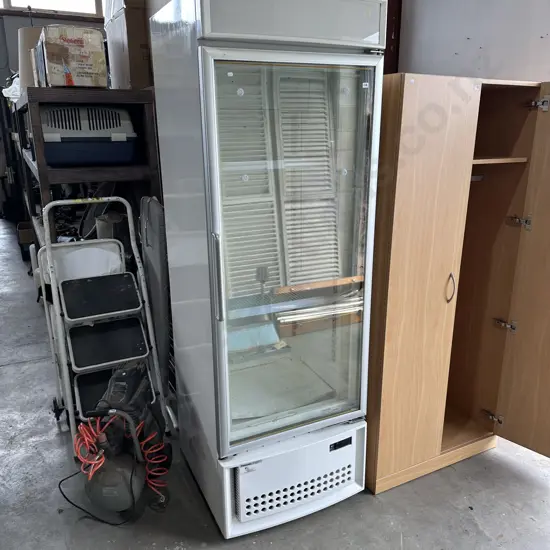 glass front chiller - we cant get it to chill....sold as is