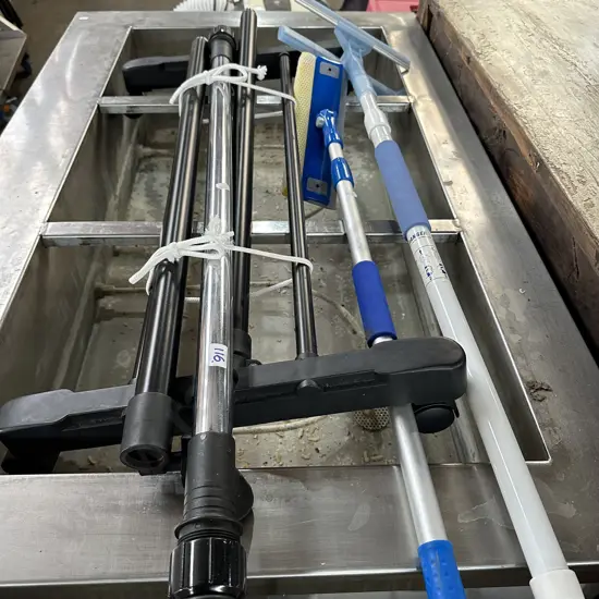 mobile hanger and 2 window cleaners