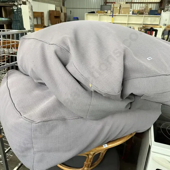 2 x outdoor beanbags