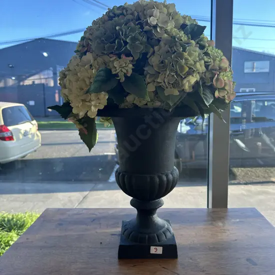 heavy cast planter 41cm & arrangement