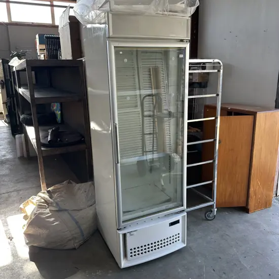 glass front chiller - we cant get it to chill....sold as is