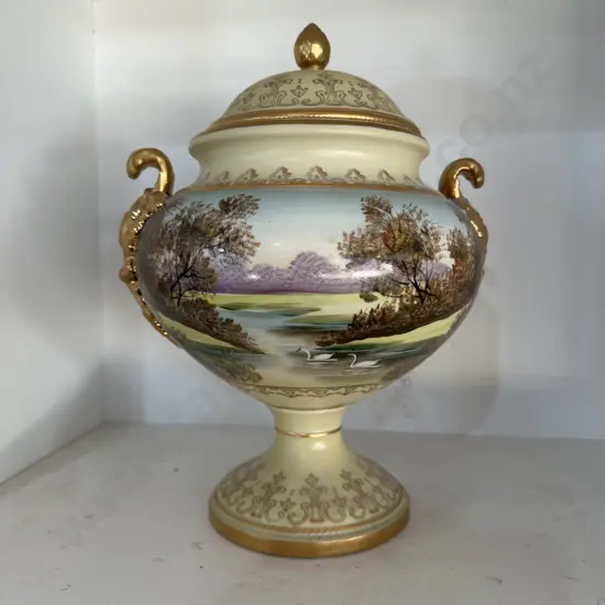 Decorative urn 33cm
