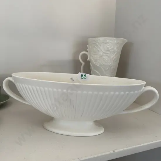 Wedgewood flower trough 38cm plus damaged Deco vase