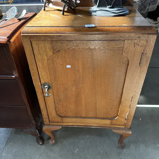 Oak bedside cabinet
