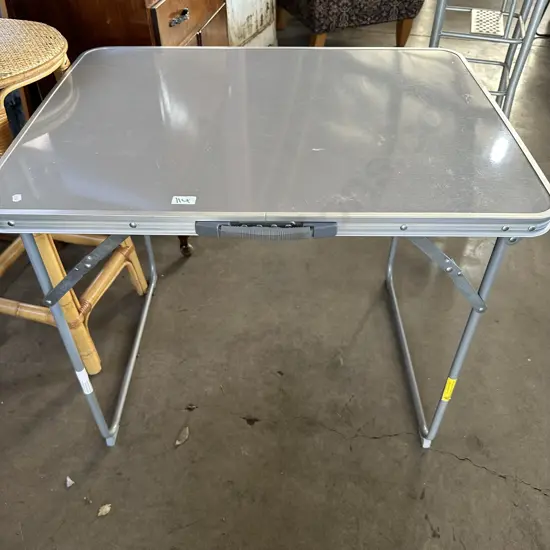 folding camp table