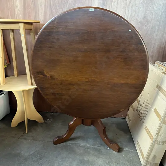 Kauri tilt top breakfast table - tidy