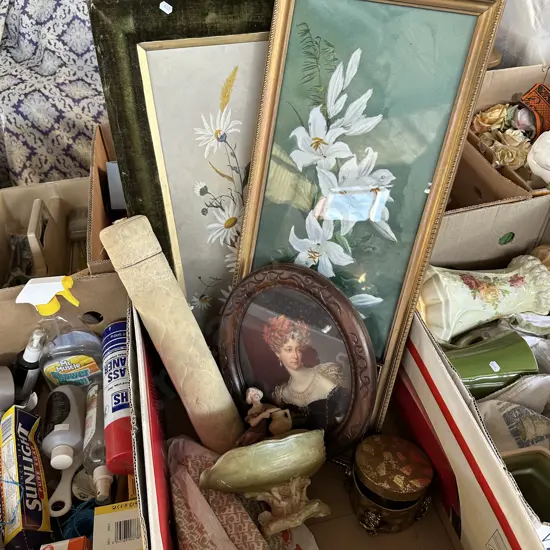 pictures, knitting needles etc