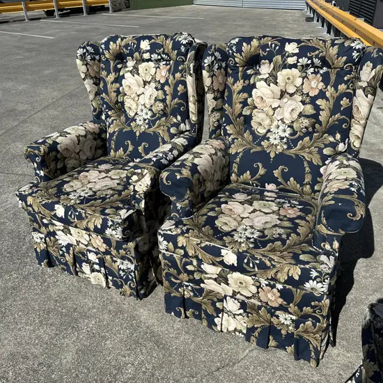 Pr of vintage floral lounge chairs (spring back recliners) excellent condition