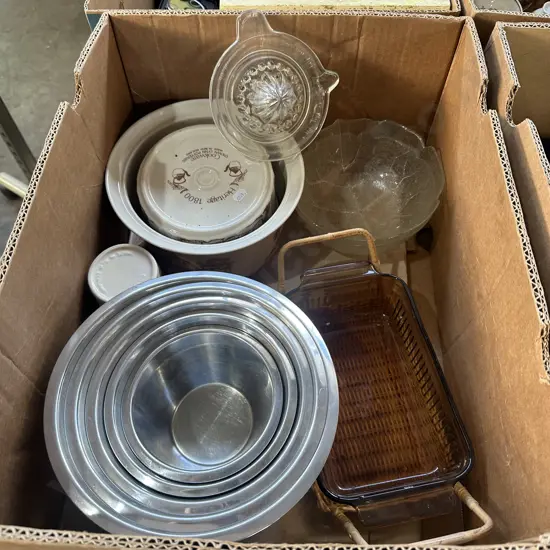 set stainless bowls etc
