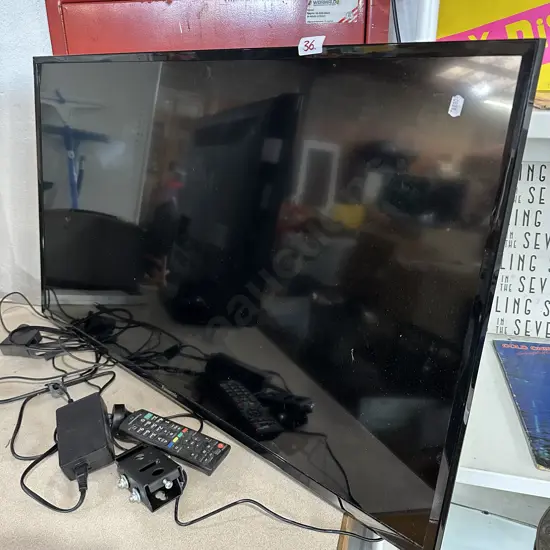 Panasonic 40inch wall mount TV TH-40F400Z with chromecast