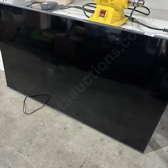 Samsung UA43TU6900S TV (no stand or remote)