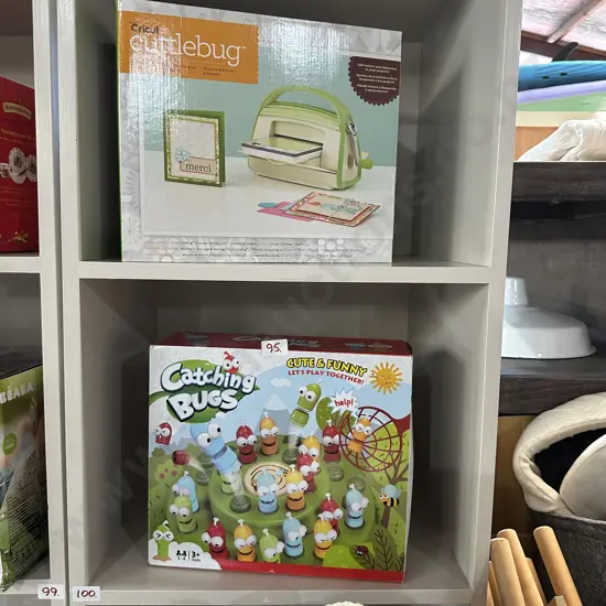 Catching bugs and cuttlebug (boxed)