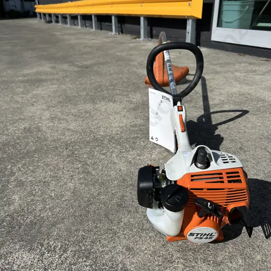 near new Stilh strimmer