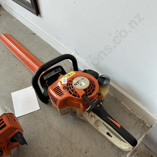 Stilh hedge trimmer- working