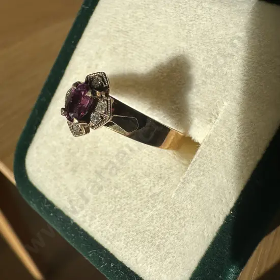 Ruby & diamond  gold ring  stamped SMD 9 CT